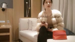 探花刚下海的良家兼职女神，温柔娴淑，腼腆害羞高颜值，3500一炮干别人的女神真值